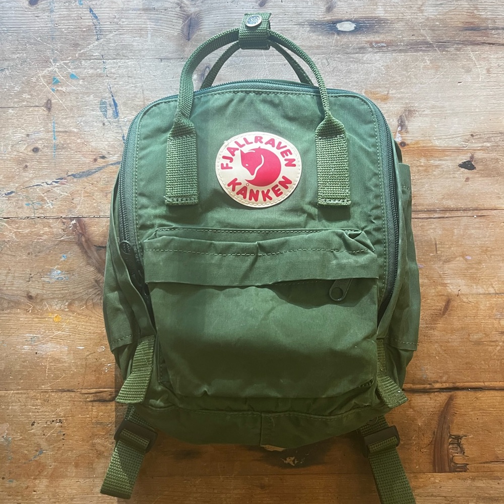 Fjallraven Kånken Mini Green Backpack